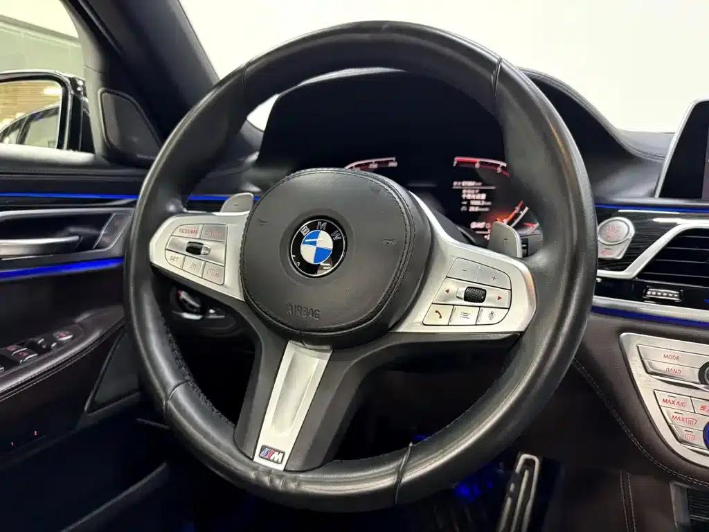 2021 BMW 7 Series 730Li M Sport Package — миниатюра 14