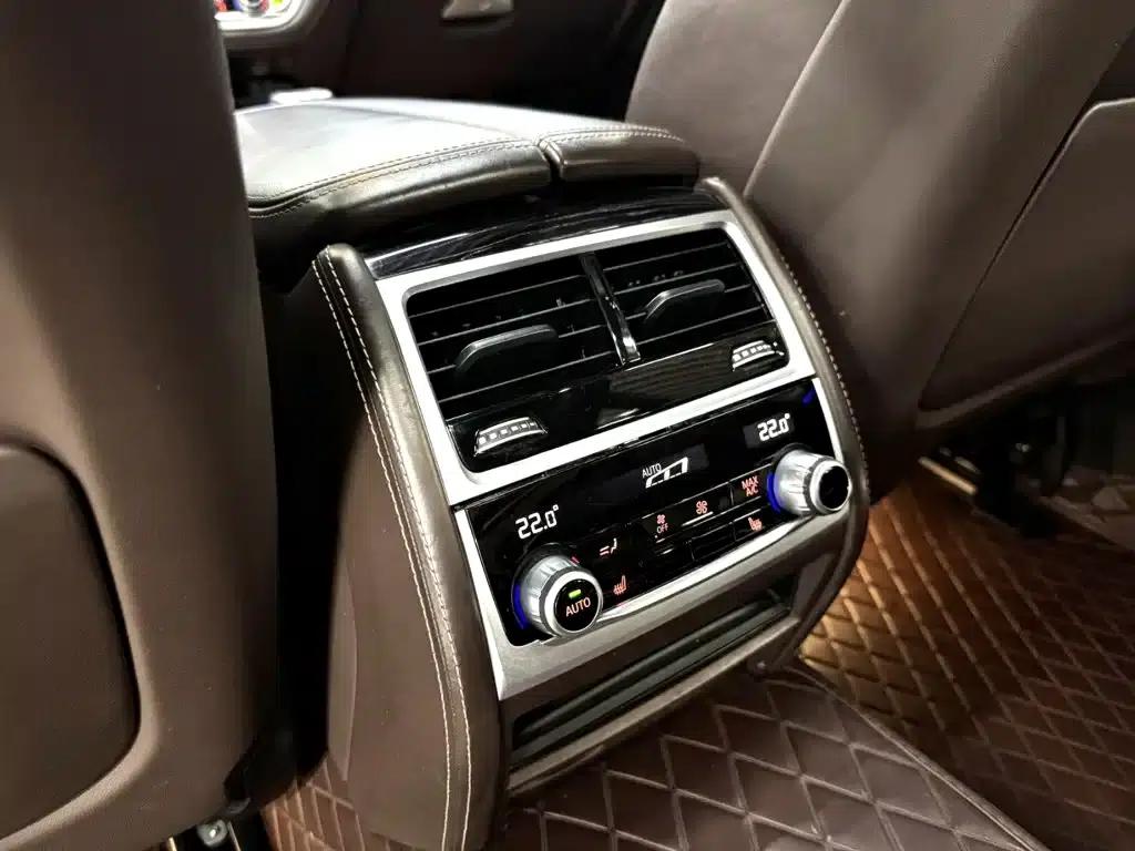 2021 BMW 7 Series 730Li M Sport Package — миниатюра 20