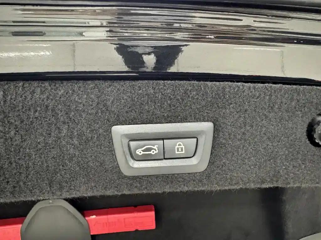 2021 BMW 7 Series 730Li M Sport Package — миниатюра 22