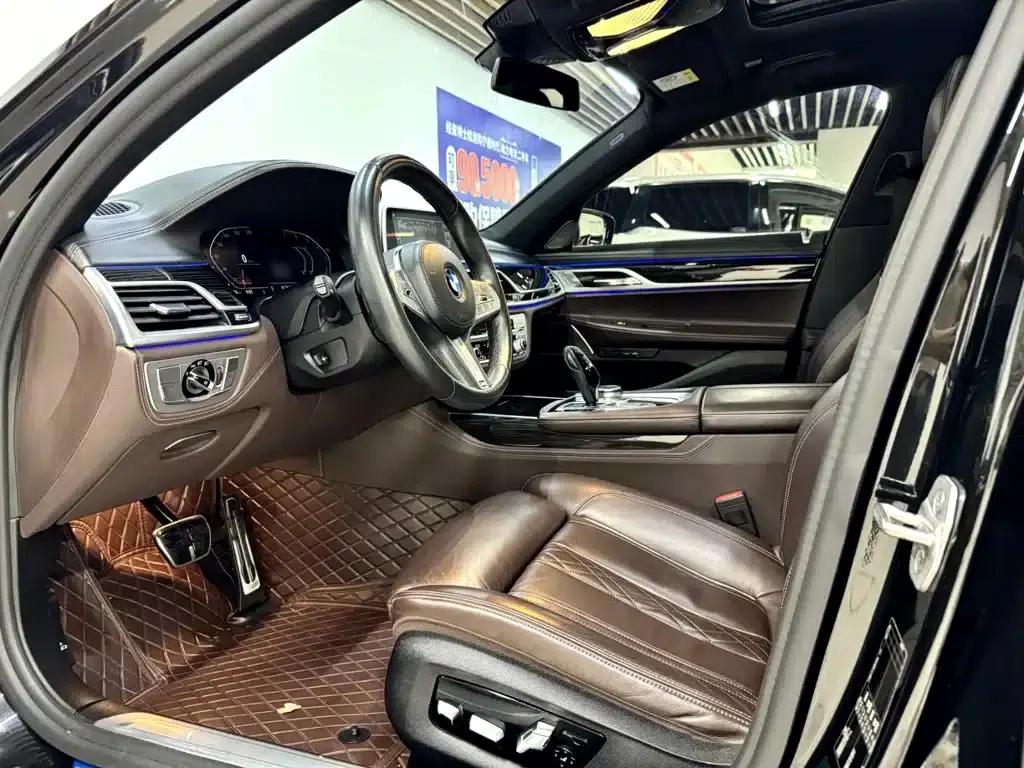 2021 BMW 7 Series 730Li M Sport Package — миниатюра 9