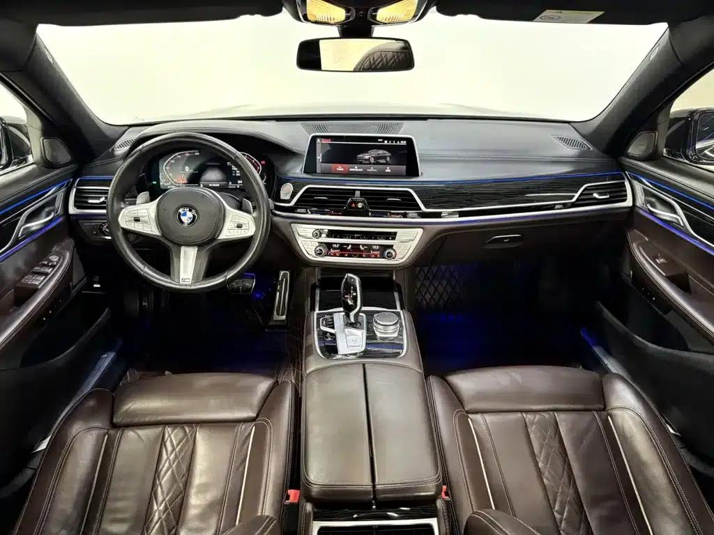 2021 BMW 7 Series 730Li M Sport Package — миниатюра 10