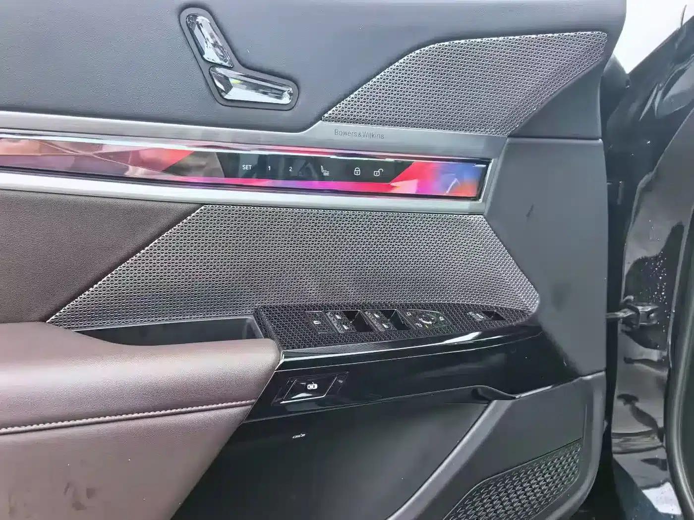 2023 BMW 7 Series 735Li M Sport Package — миниатюра 4
