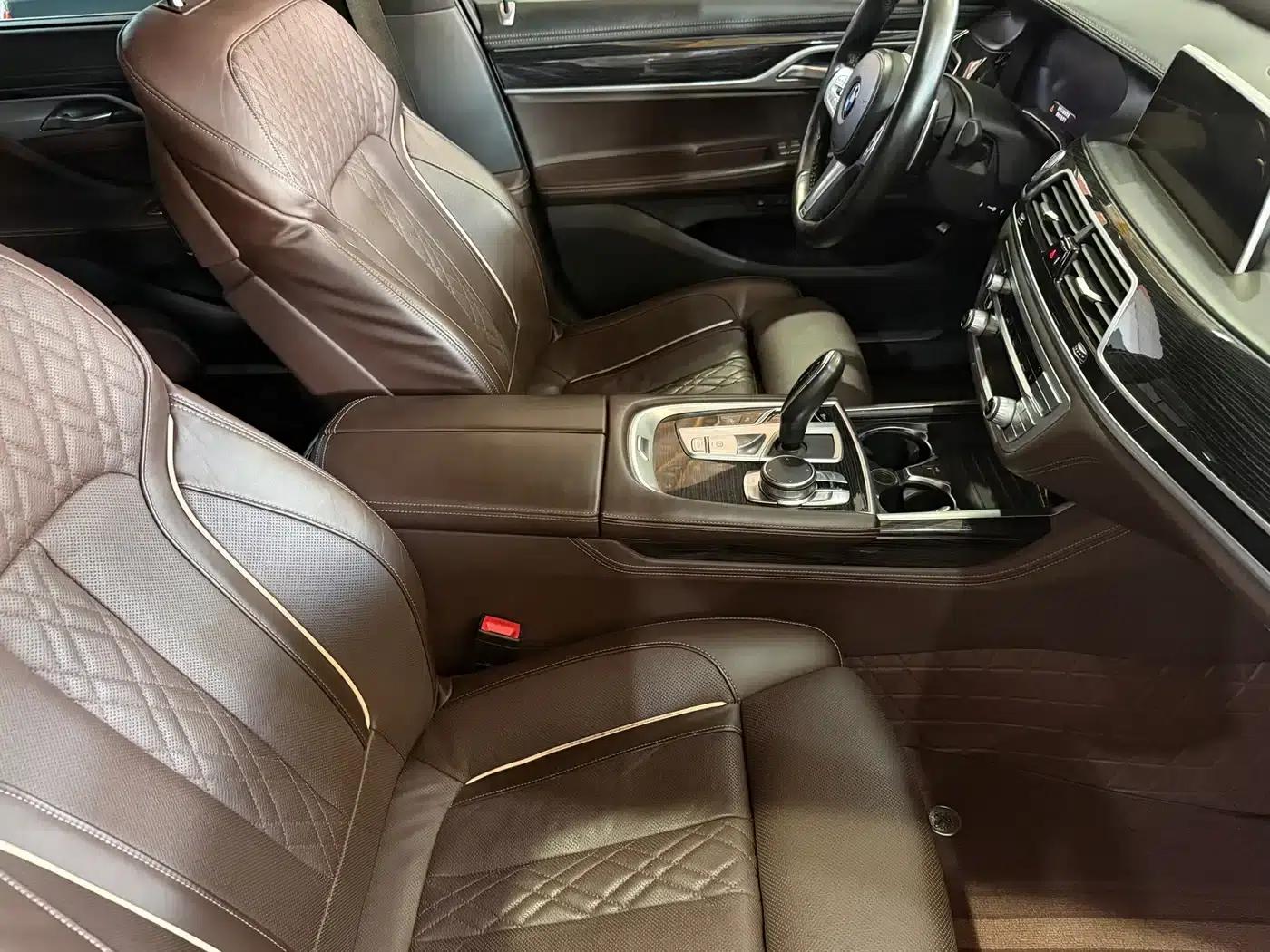 2019 BMW 7 Series 730Li M Sport Package — миниатюра 12
