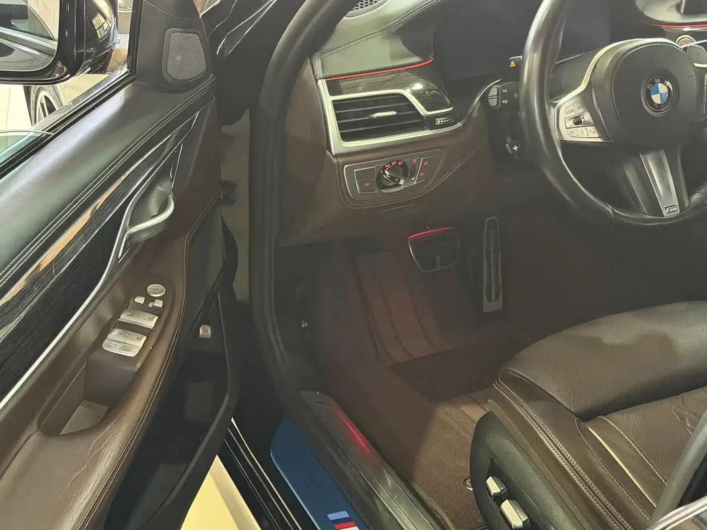 2019 BMW 7 Series 730Li M Sport Package — миниатюра 4