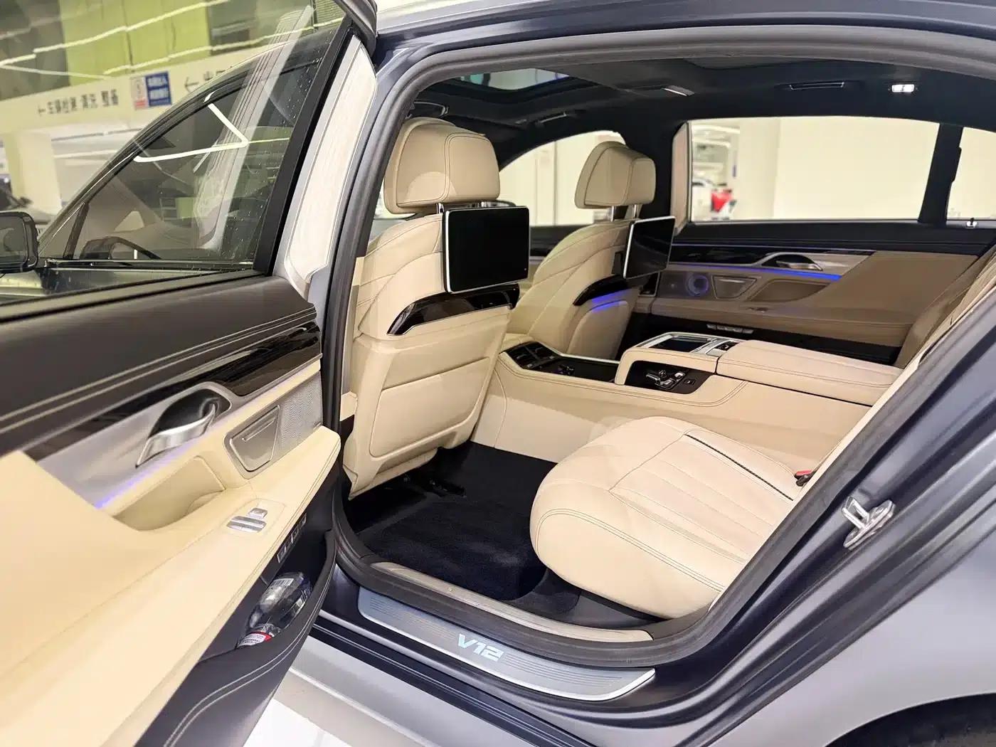 2018 BMW 7 Series M760Li xDrive — миниатюра 13