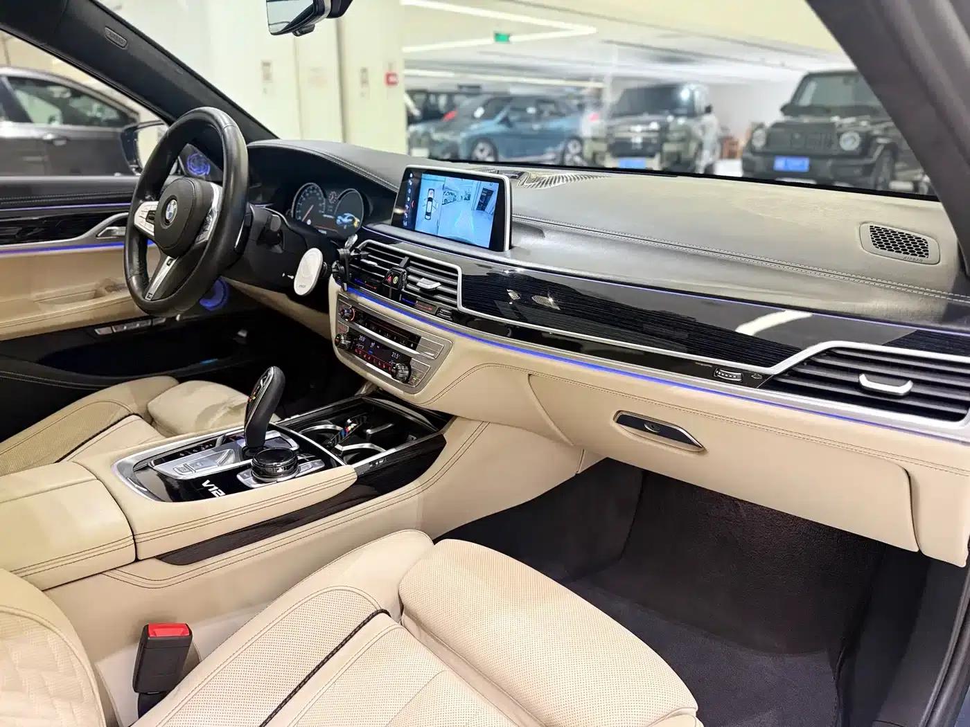 2018 BMW 7 Series M760Li xDrive — миниатюра 16