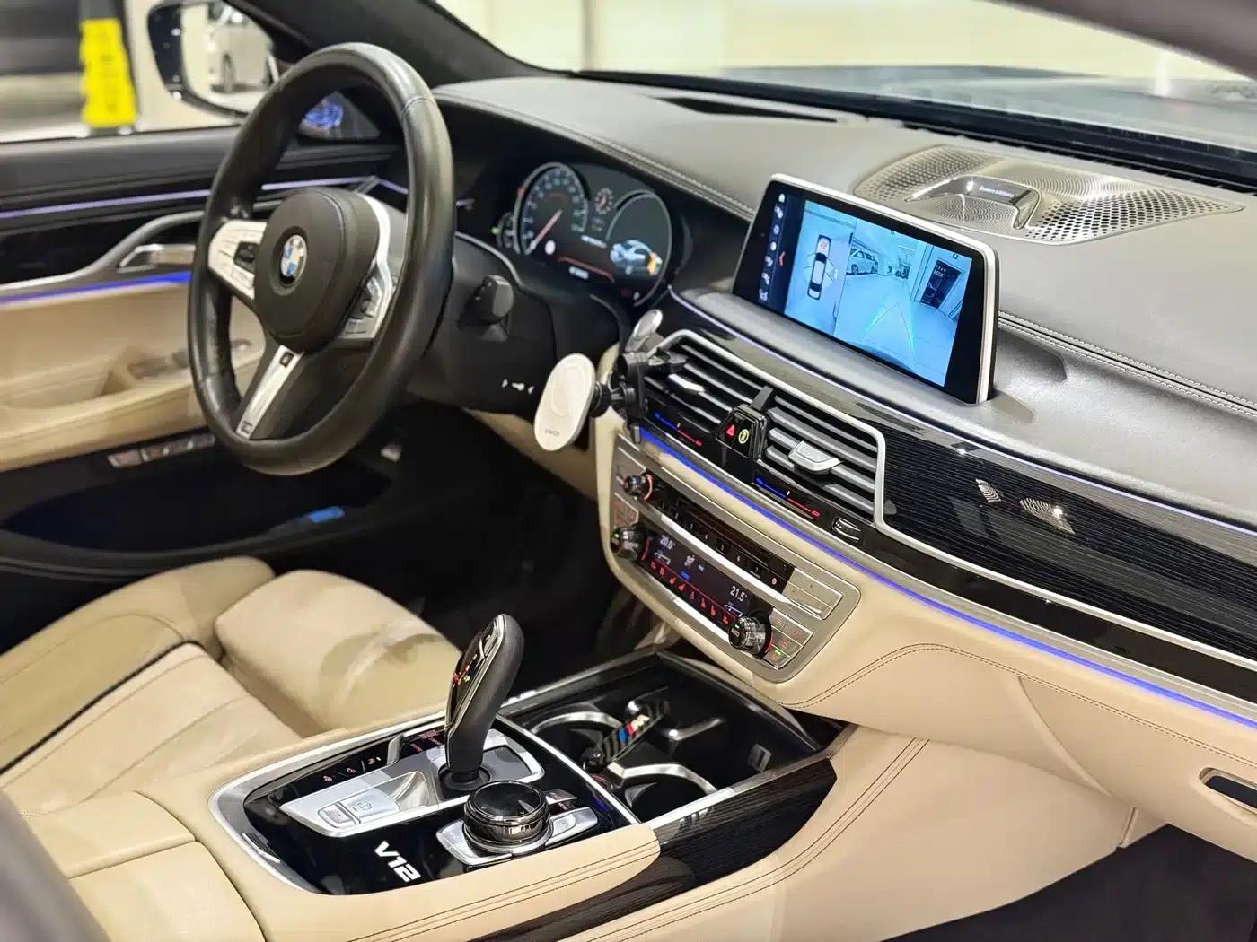 2018 BMW 7 Series M760Li xDrive — миниатюра 17