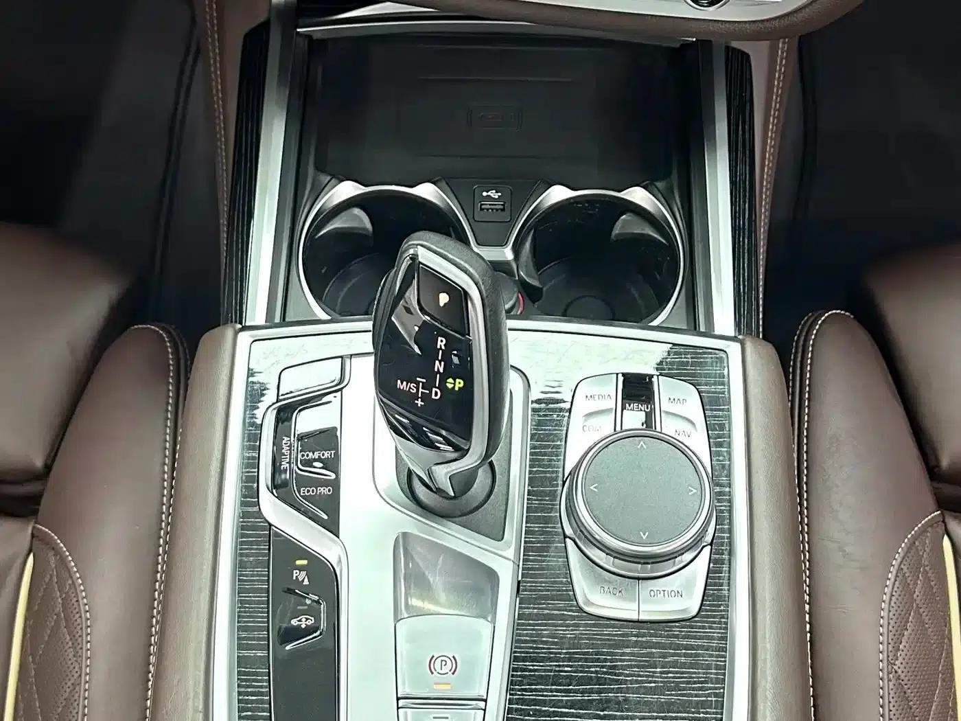2021 BMW 7 Series 740Li Leading Edition M Sport Package — миниатюра 17