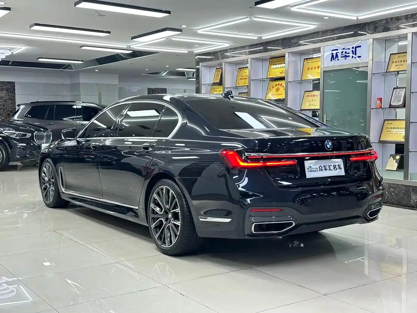 2021 BMW 7 Series 740Li Leading Edition M Sport Package — миниатюра 6