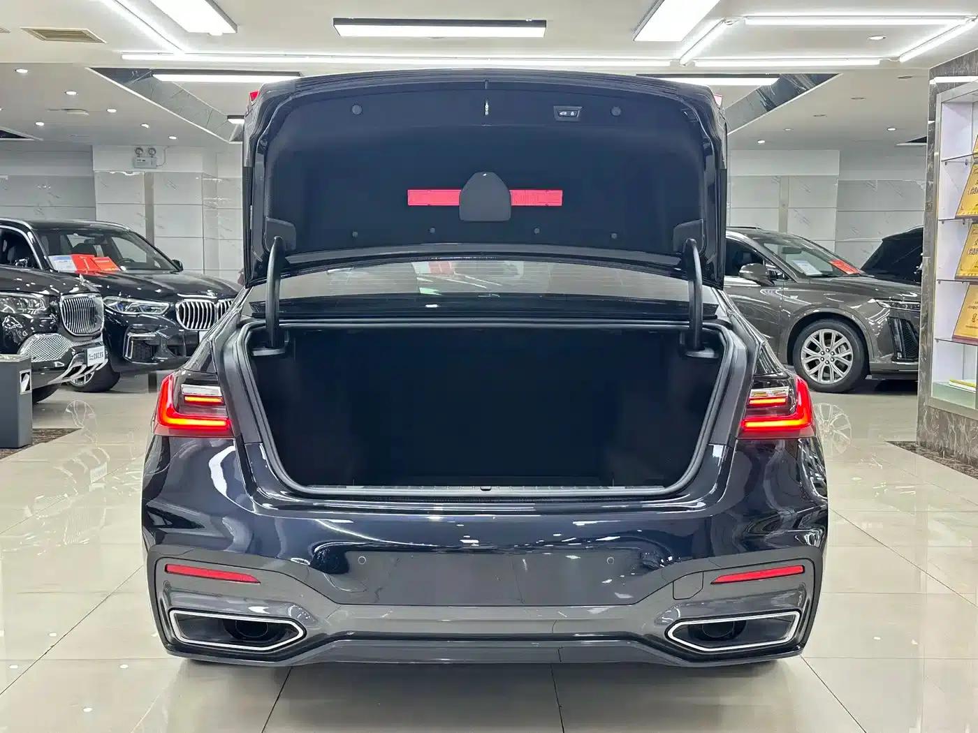 2021 BMW 7 Series 740Li Leading Edition M Sport Package — миниатюра 7