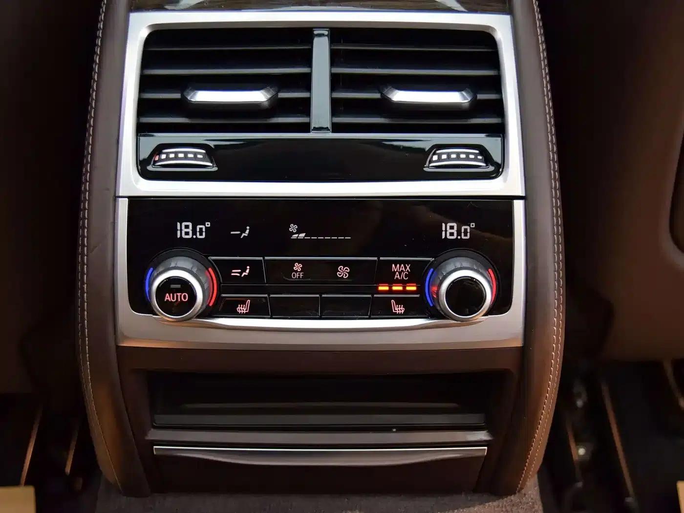 2021 BMW 7 Series 730Li Luxury Package — миниатюра 16