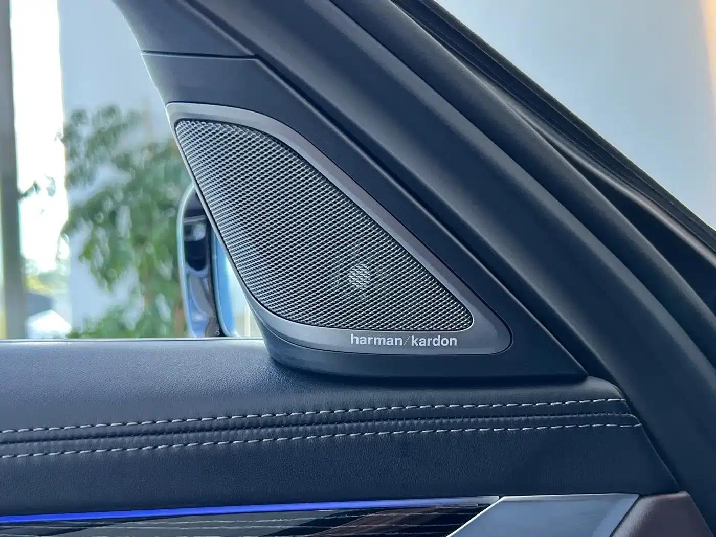 2021 BMW 7 Series 740Li Leading Edition M Sport Package — миниатюра 12