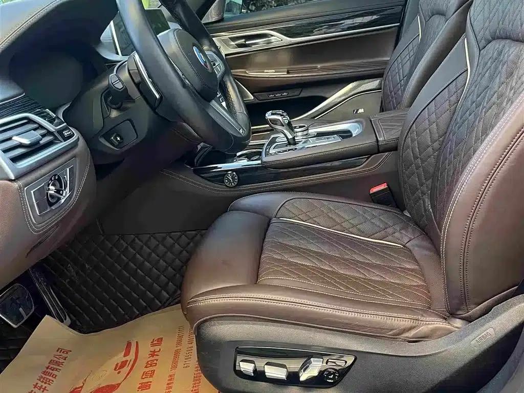 2021 BMW 7 Series 740Li Leading Edition M Sport Package — миниатюра 11