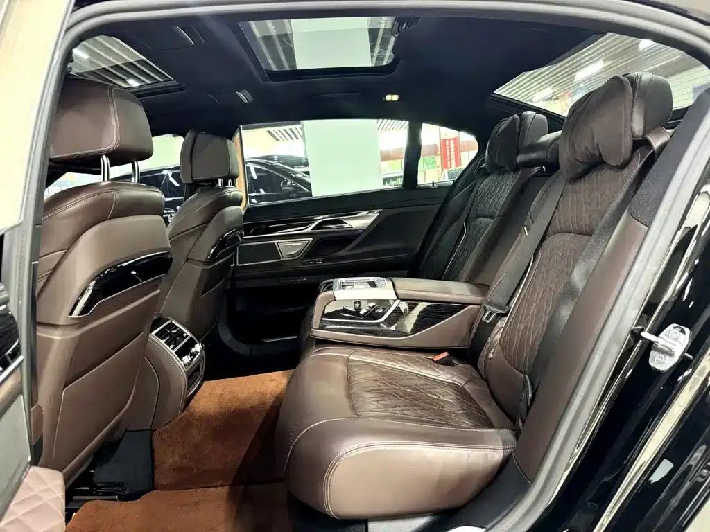 2019 BMW 7 Series Facelift 740Li Leading Edition M Sport Package — миниатюра 12