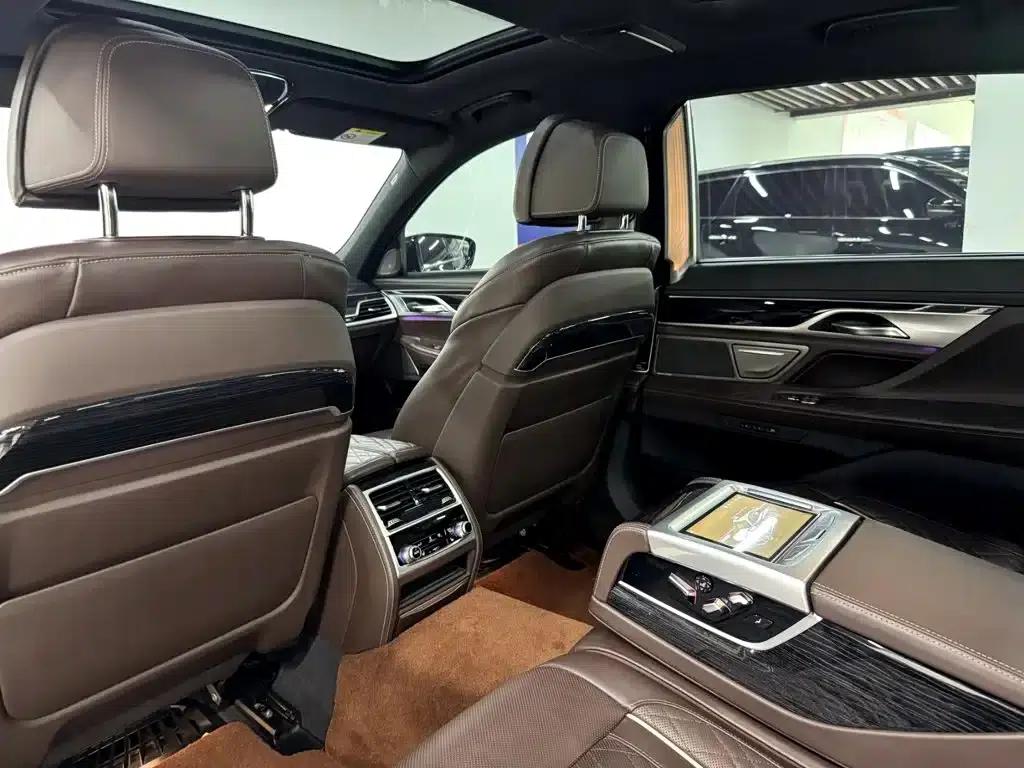 2019 BMW 7 Series Facelift 740Li Leading Edition M Sport Package — миниатюра 23