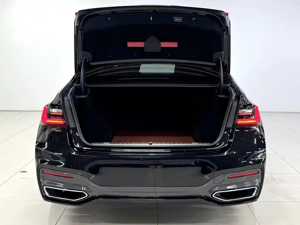 2019 BMW 7 Series Facelift 740Li Leading Edition M Sport Package — миниатюра 5
