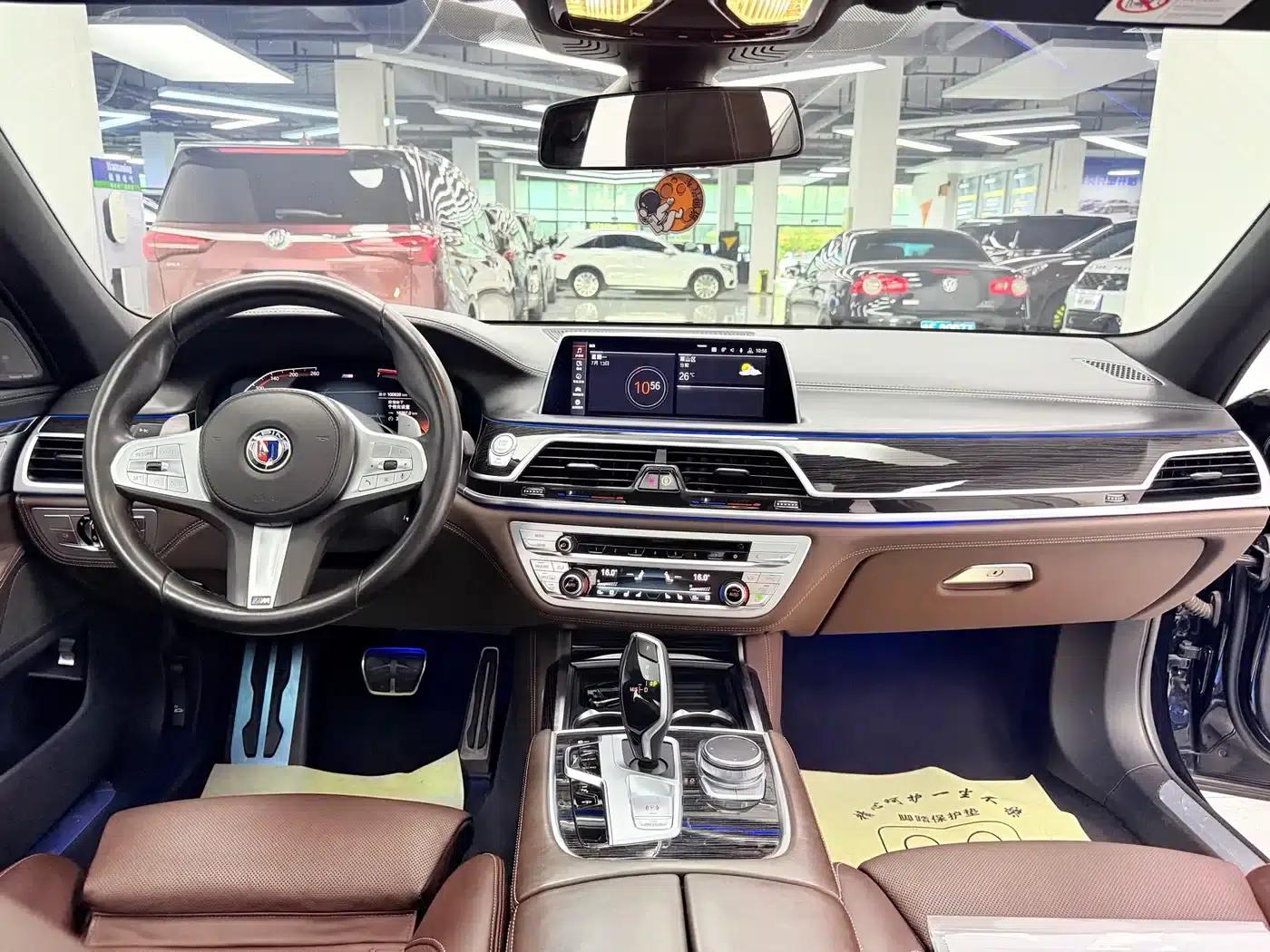 2019 BMW 7 Series 730Li M Sport Package — миниатюра 8