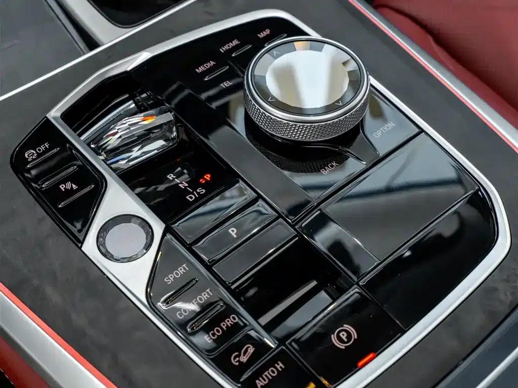 BMW X5 2023 xDrive 30Li Luxury M Sport Package — миниатюра 19