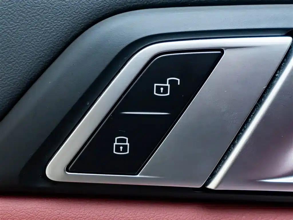 BMW X5 2023 xDrive 30Li Luxury M Sport Package — миниатюра 23