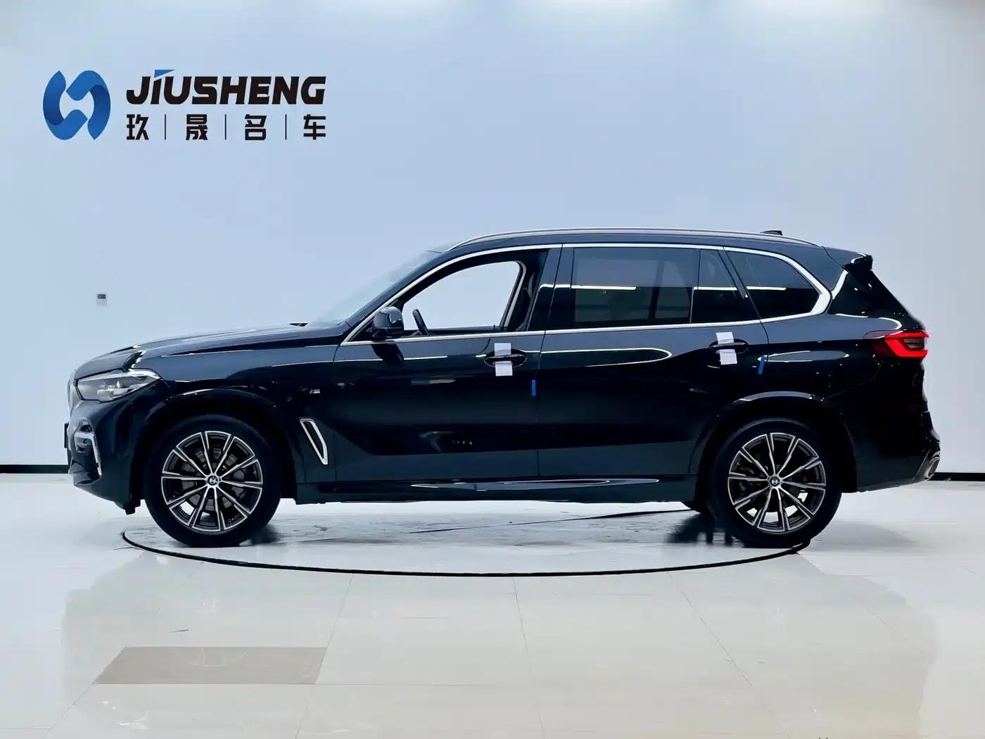 BMW X5 2022 xDrive 30Li Luxury M Sport Package — миниатюра 3