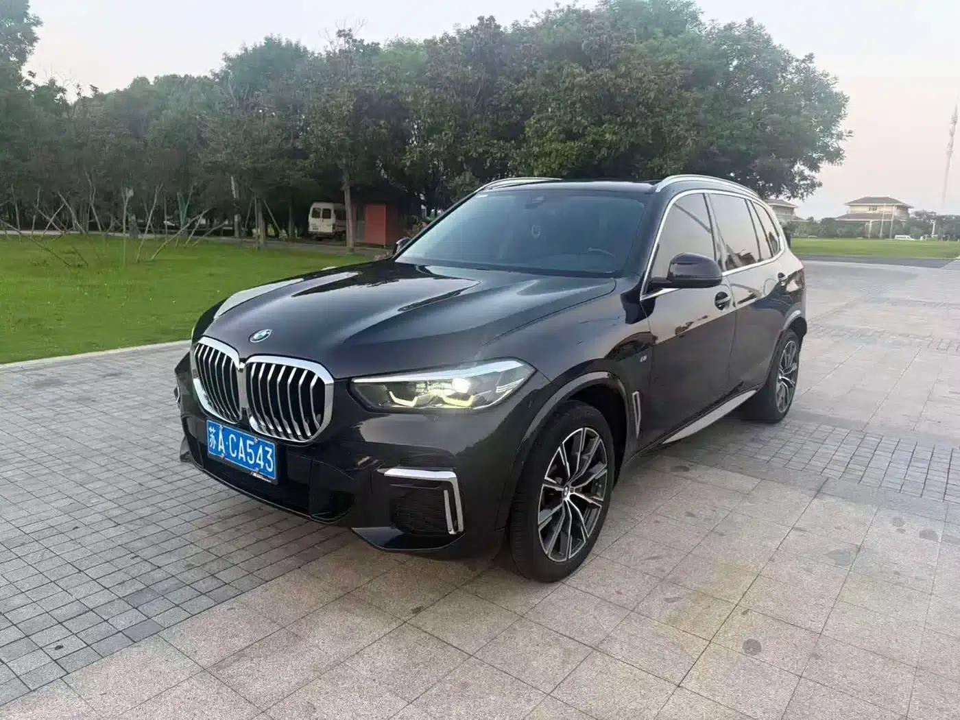 BMW X5 2023 xDrive 30Li M Sport Package — миниатюра 1