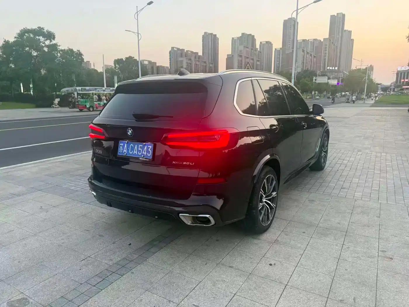 BMW X5 2023 xDrive 30Li M Sport Package — миниатюра 4