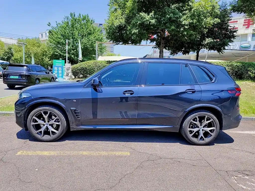 BMW X5 2023 xDrive 30Li Luxury M Sport Package — миниатюра 3