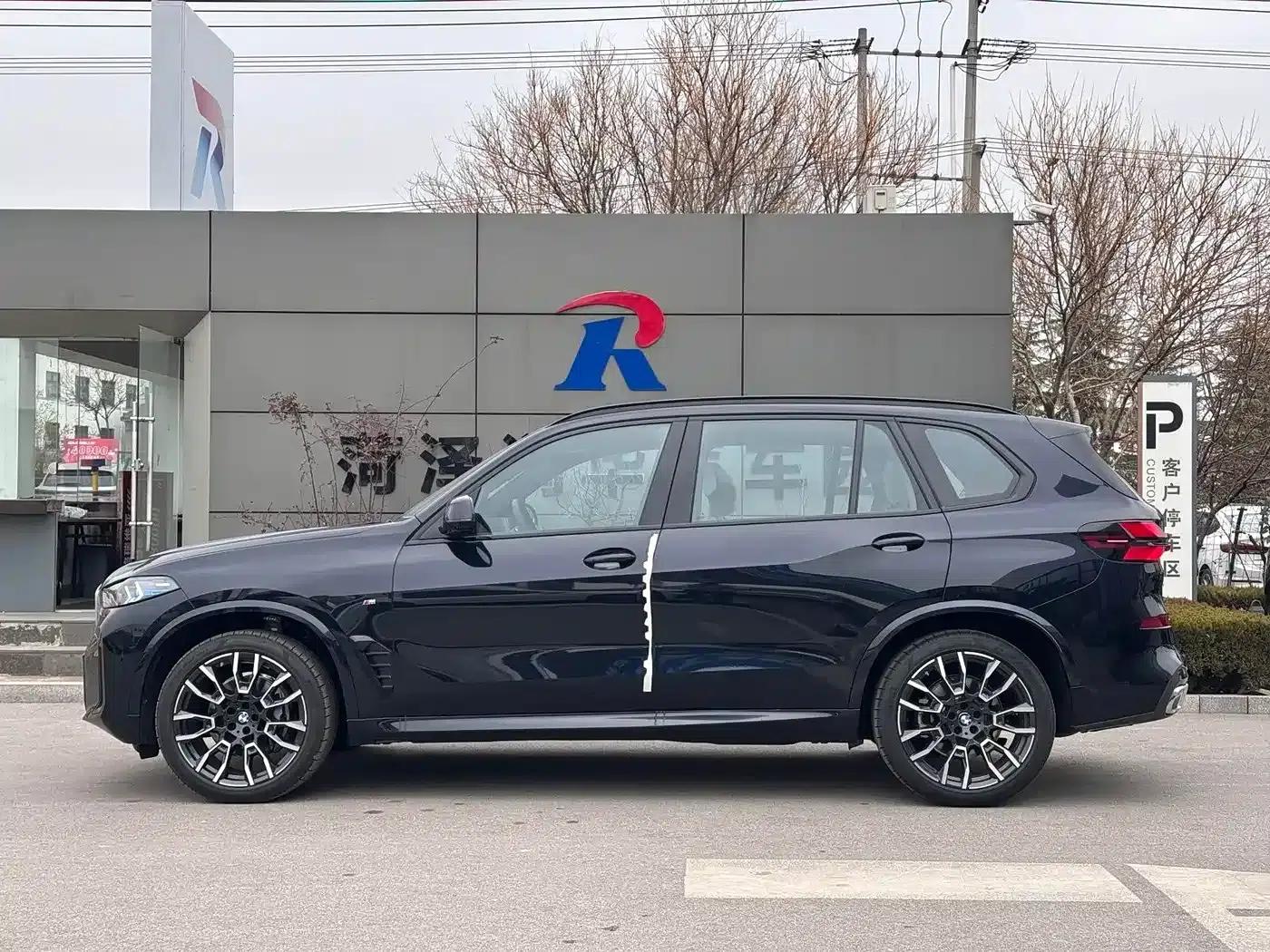 BMW X5 2025 xDrive 40Li M Sport Shadow Edition — миниатюра 8