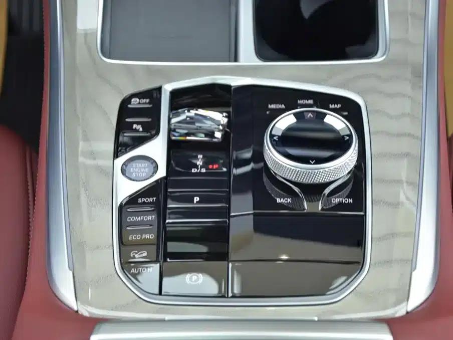 2026 BMW X5 xDrive 40Li M Sport Shadow Edition — миниатюра 9