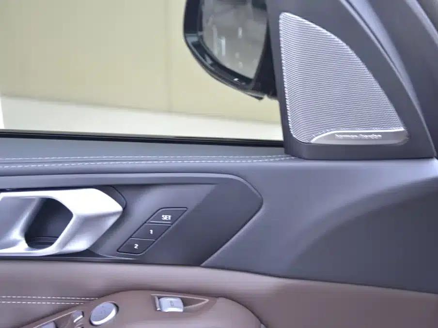 BMW X5 2026 Facelift xDrive 30Li M Sport Shadow Edition — миниатюра 12