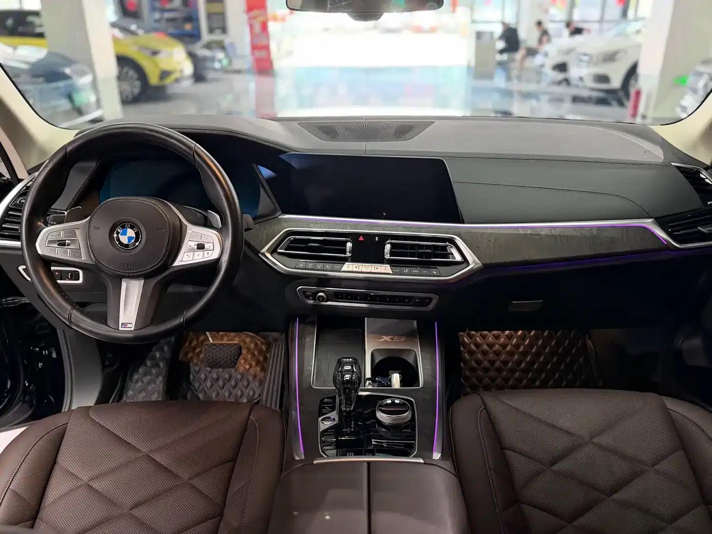 BMW X5 2022 xDrive 30Li M Sport Package — миниатюра 10