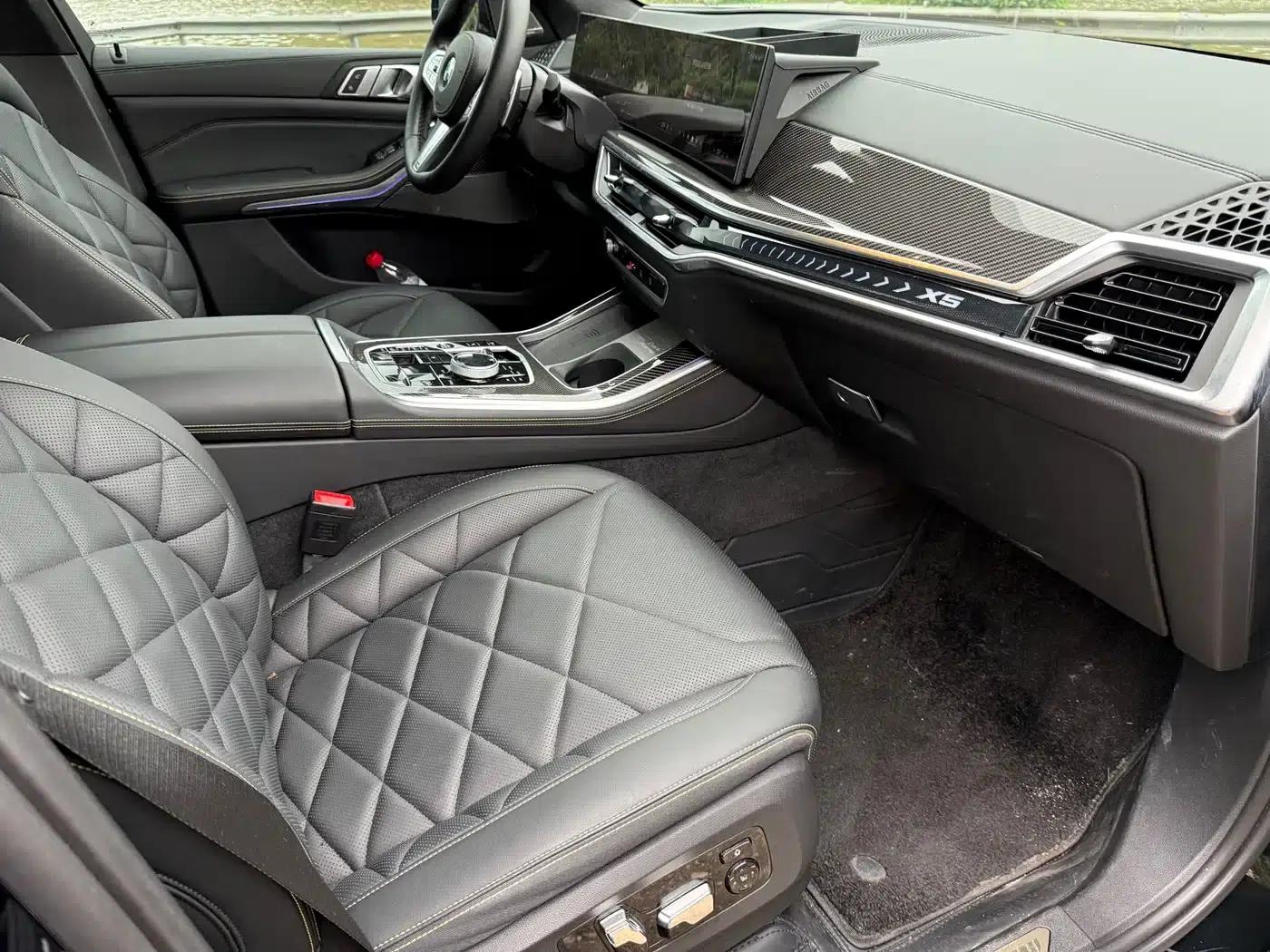 BMW X5 2024 xDrive 40Li Luxury Black Flame Limited Edition — миниатюра 14