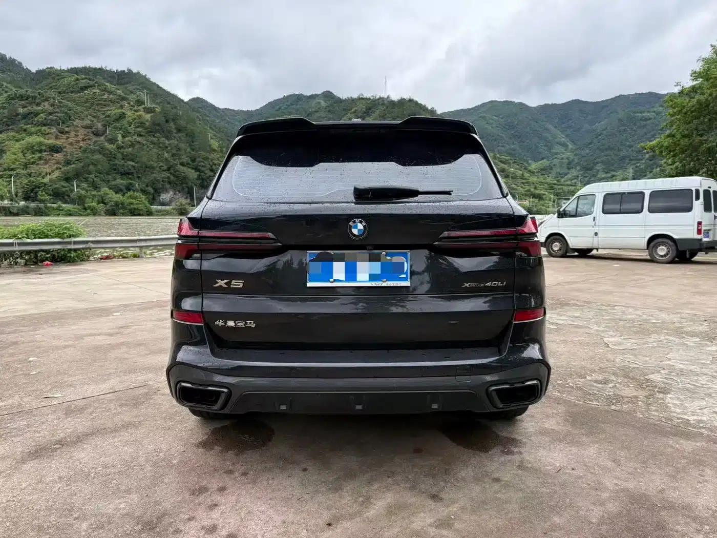 BMW X5 2024 xDrive 40Li Luxury Black Flame Limited Edition — миниатюра 5
