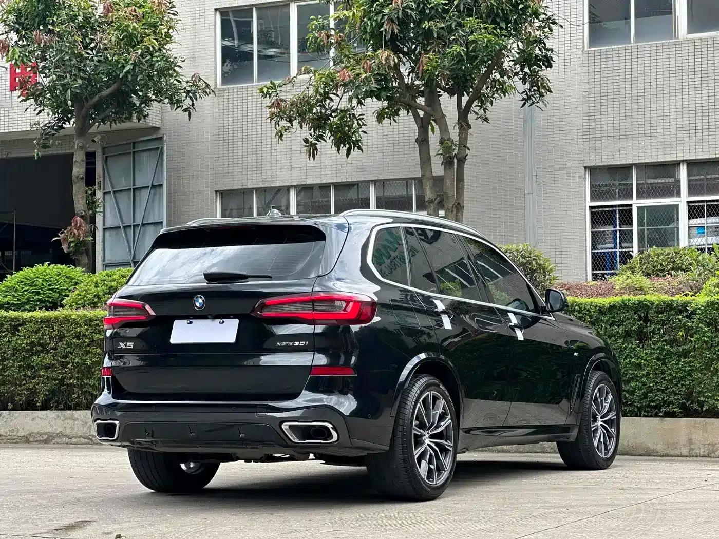 2021 BMW X5 xDrive30i M Sport Package (Imported) — миниатюра 2