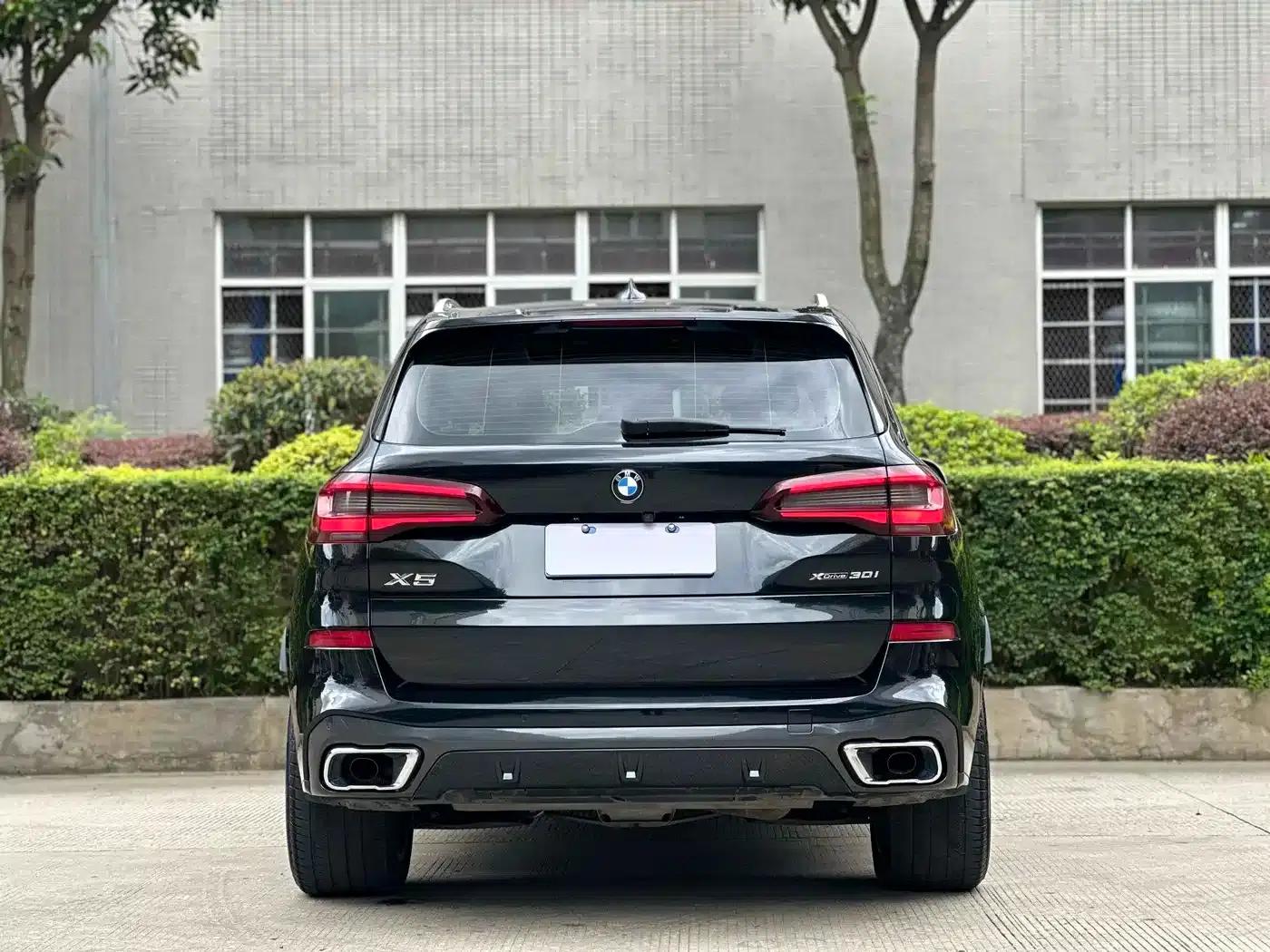 2021 BMW X5 xDrive30i M Sport Package (Imported) — миниатюра 3