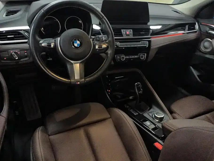 BMW X2 2023 sDrive25i M Sport Shadow Edition — миниатюра 12