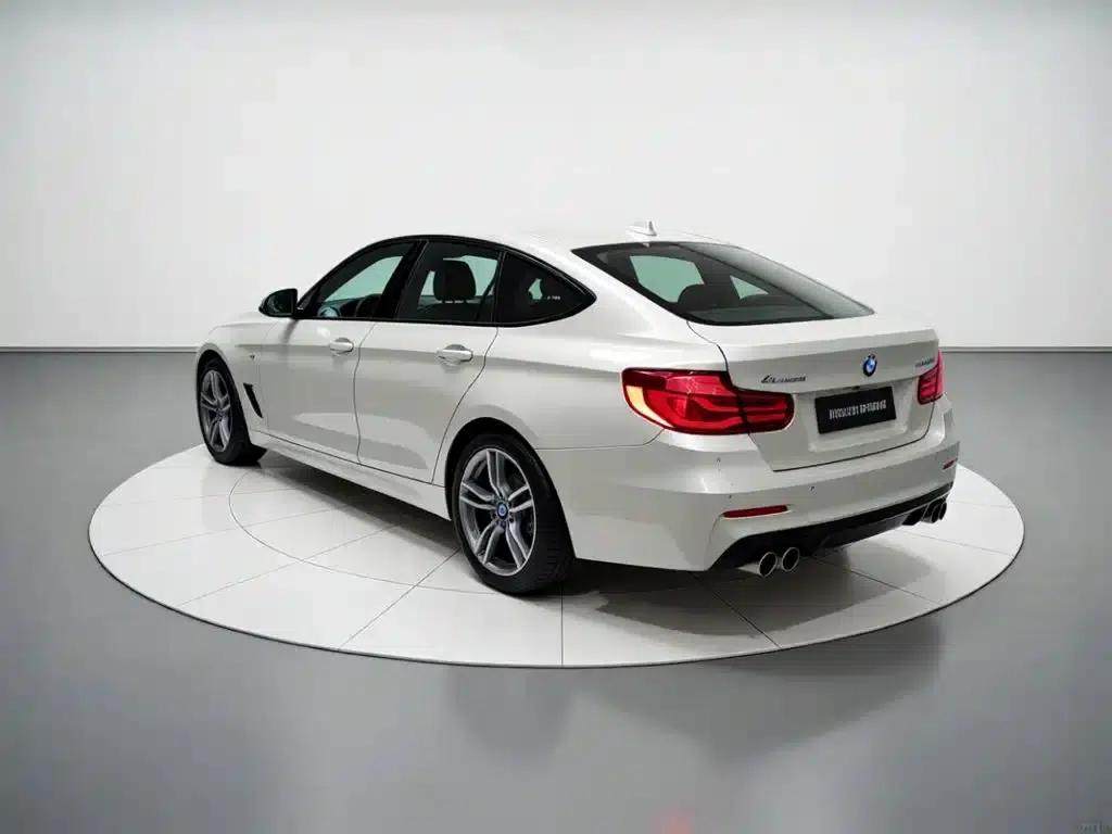 2019 BMW 3 Series GT 320i M Sport Package — миниатюра 4