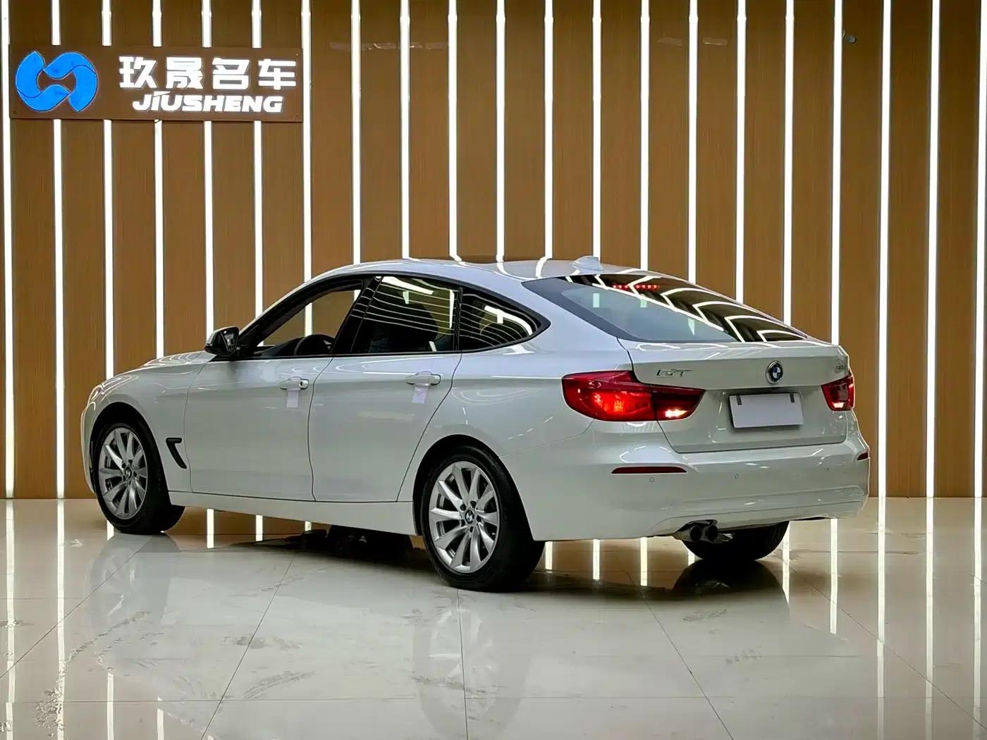 BMW 3 Series GT 2019 320i Fashion Edition — миниатюра 12