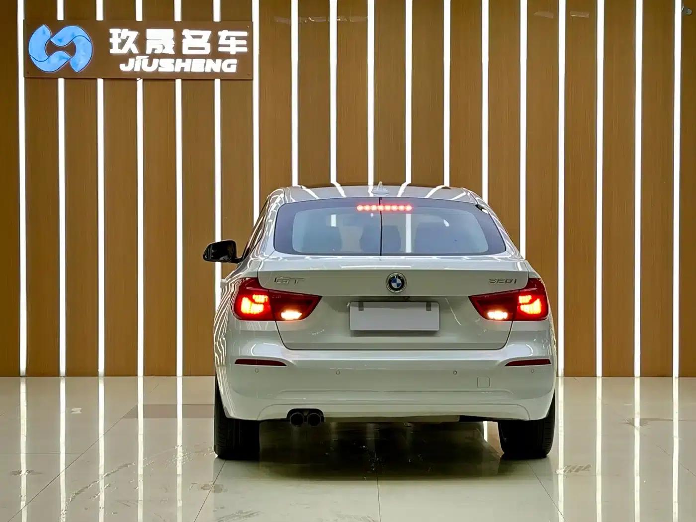 BMW 3 Series GT 2019 320i Fashion Edition — миниатюра 16