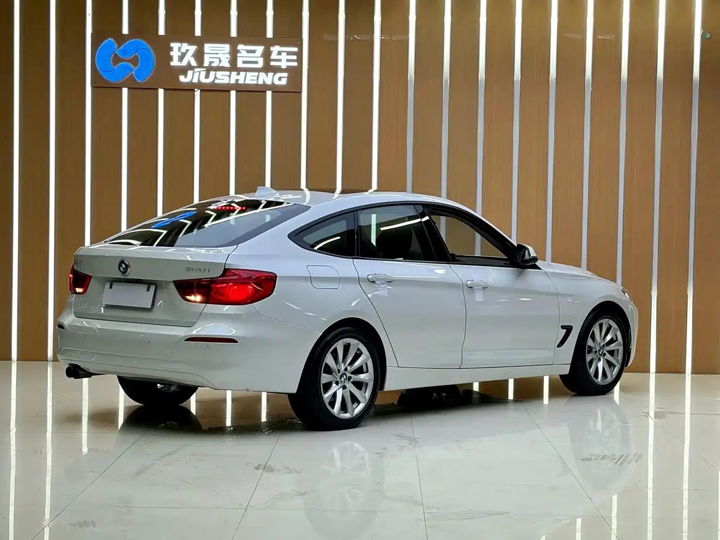 BMW 3 Series GT 2019 320i Fashion Edition — миниатюра 17