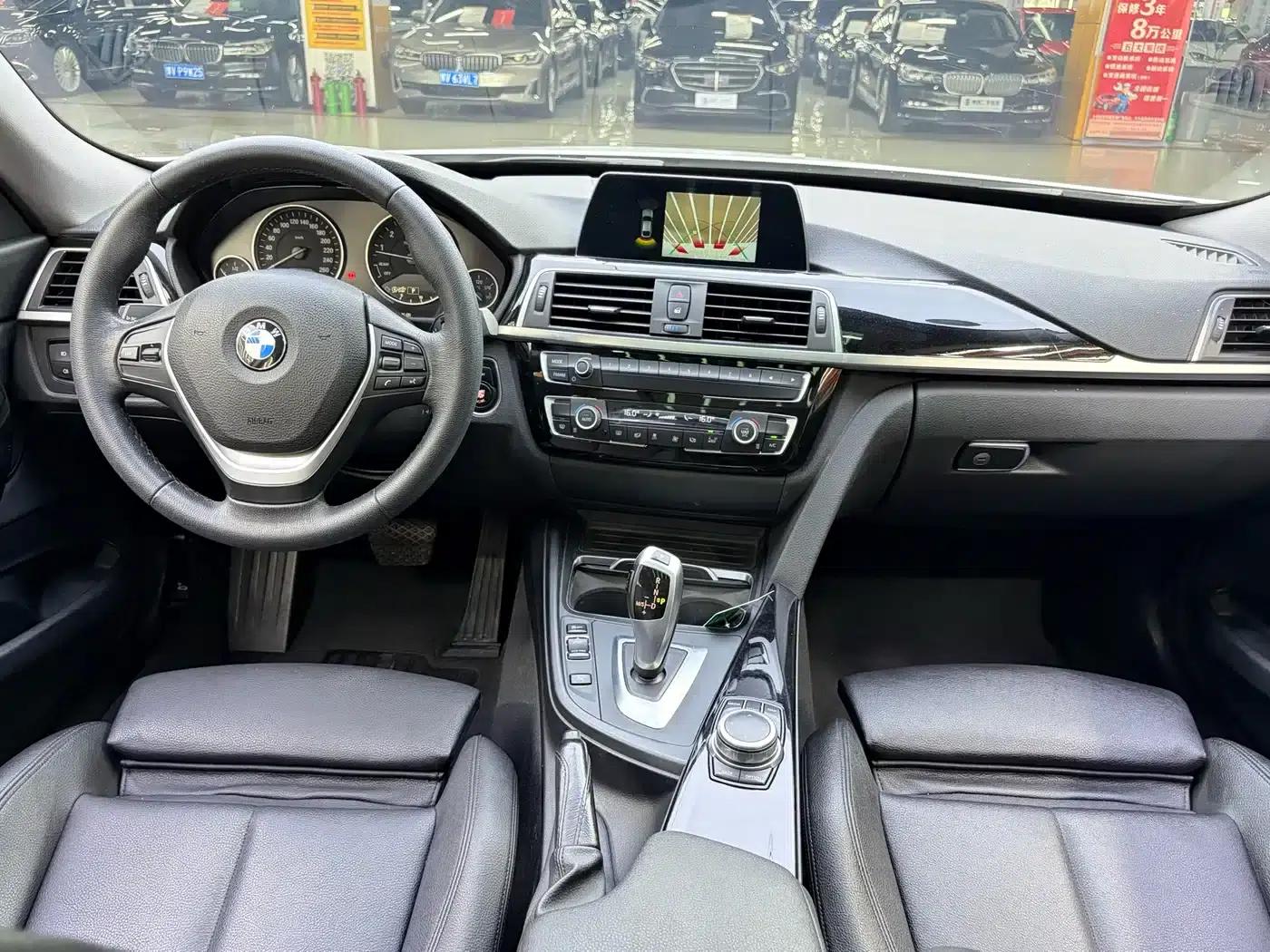 BMW 3 Series GT 2019 320i Fashion Edition — миниатюра 6