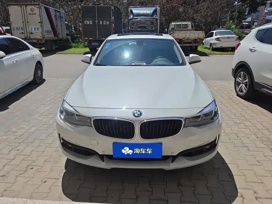 BMW 3 Series GT 2018 320i Fashion Edition — миниатюра 2