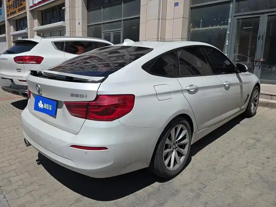 BMW 3 Series GT 2018 320i Fashion Edition — миниатюра 3