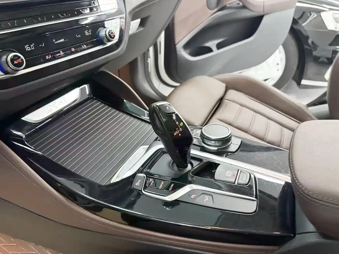 2021 BMW X4 xDrive 25i M Sport Package — миниатюра 11