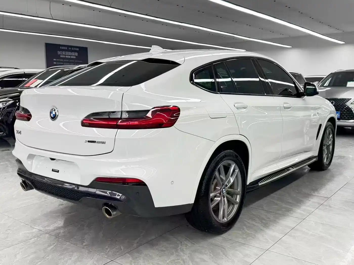 2021 BMW X4 xDrive 25i M Sport Package — миниатюра 5