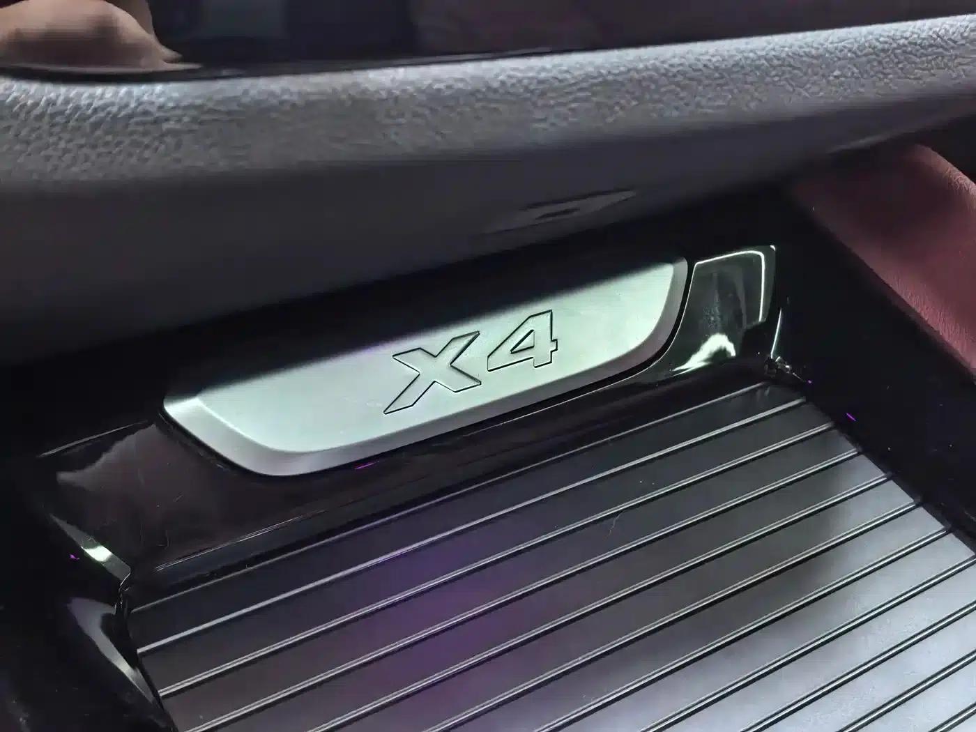 2019 BMW X4 xDrive25i M Sport Package — миниатюра 18