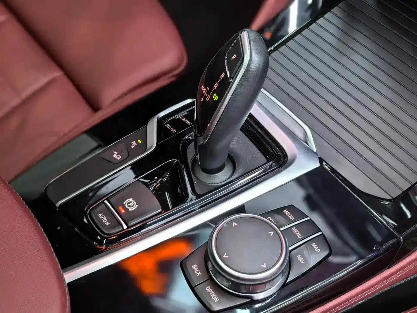 2019 BMW X4 xDrive25i M Sport Package — миниатюра 24