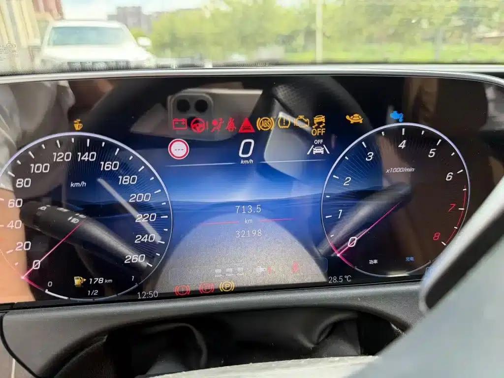 Mercedes-Benz E-Class 2024 E 300 L Fashion Edition — миниатюра 8