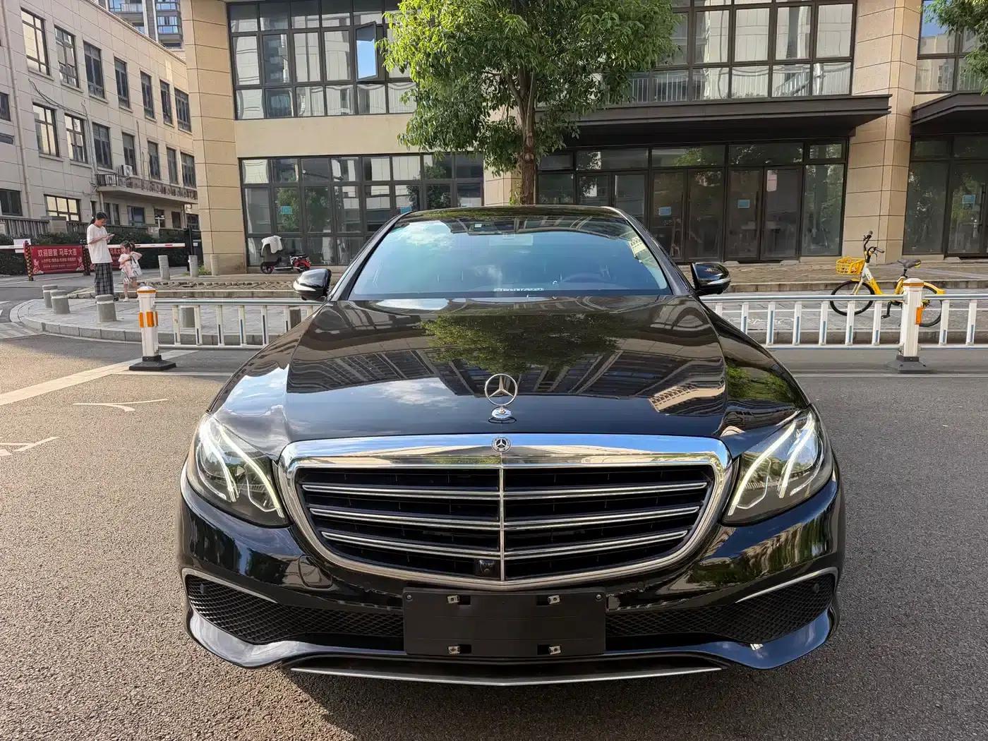 2019 Mercedes-Benz E-Class E 300 L Luxury — миниатюра 2
