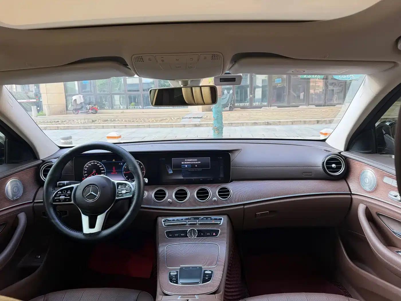 2019 Mercedes-Benz E-Class E 300 L Luxury — миниатюра 11